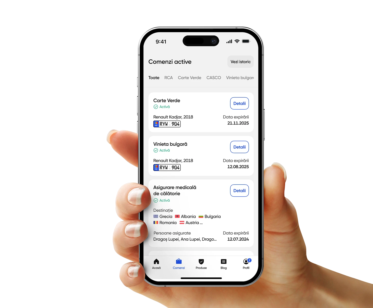 Phone in hand showing omnis app